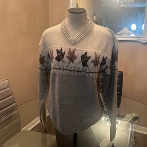 Woman, size large, natural reflections, leaf long sleeve shirt/sweater